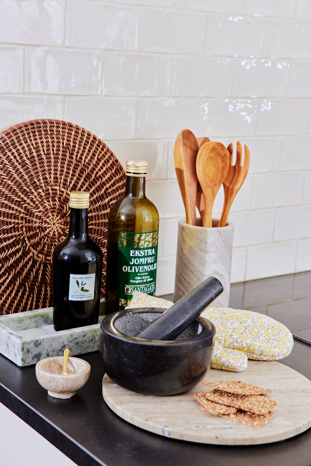 Rundt skærebræt, beige marmor - Ø:30 cm.